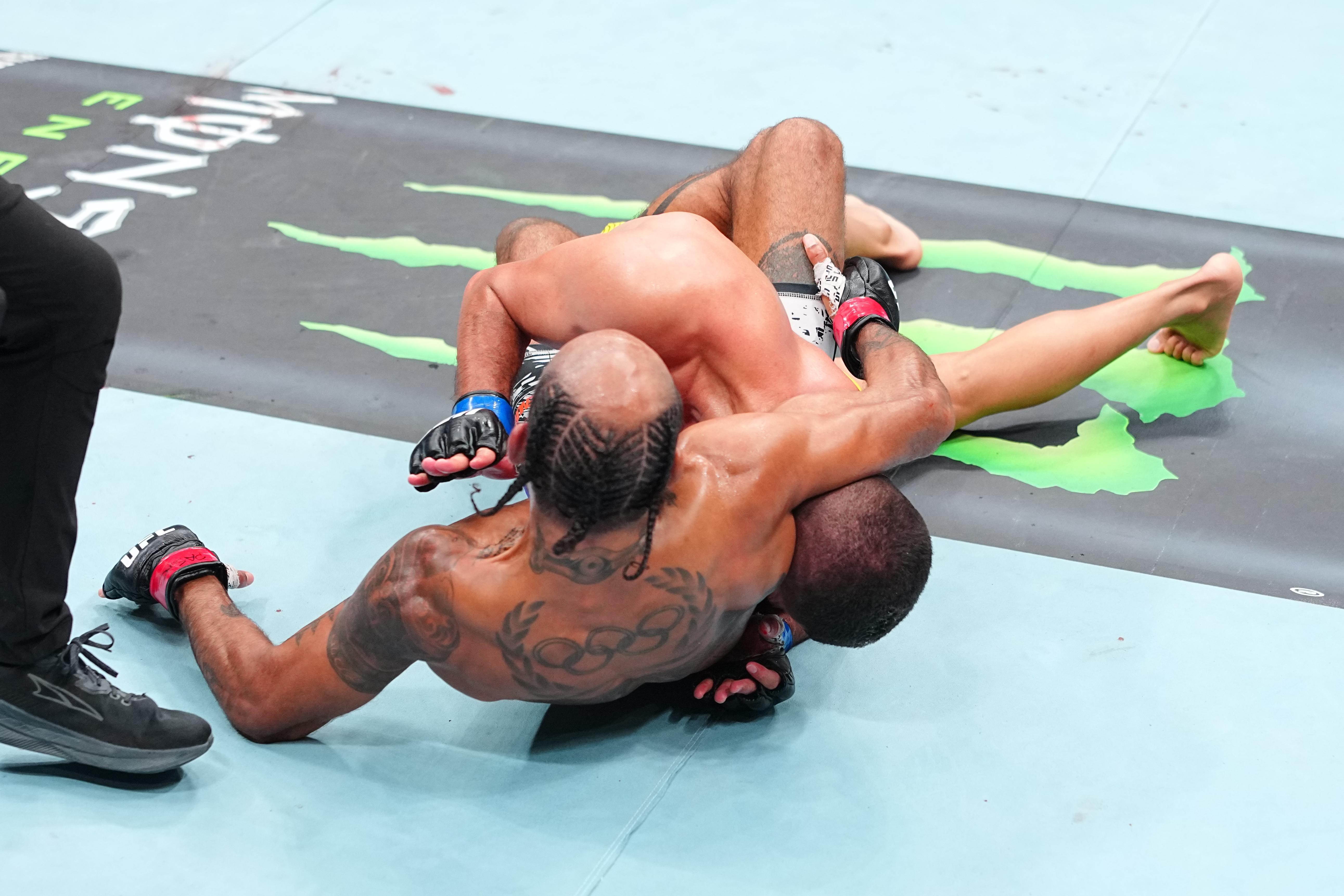 Prospect Killer! Watch Charles Johnson’s Super Rare Scottish Twister At UFC 330