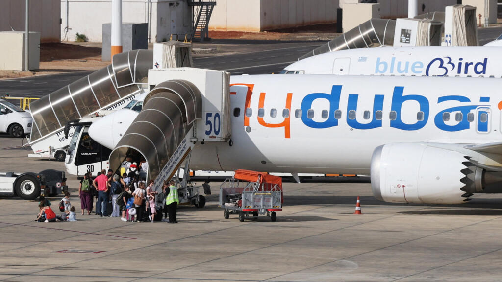 Co-pilot on Flydubai flight was banned from flying by Oman for holding extremist views