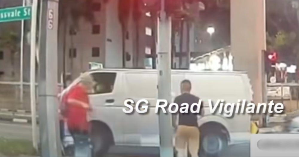 Van in Sengkang misses pedestrian, rams into traffic light pole with a loud 'thunk'