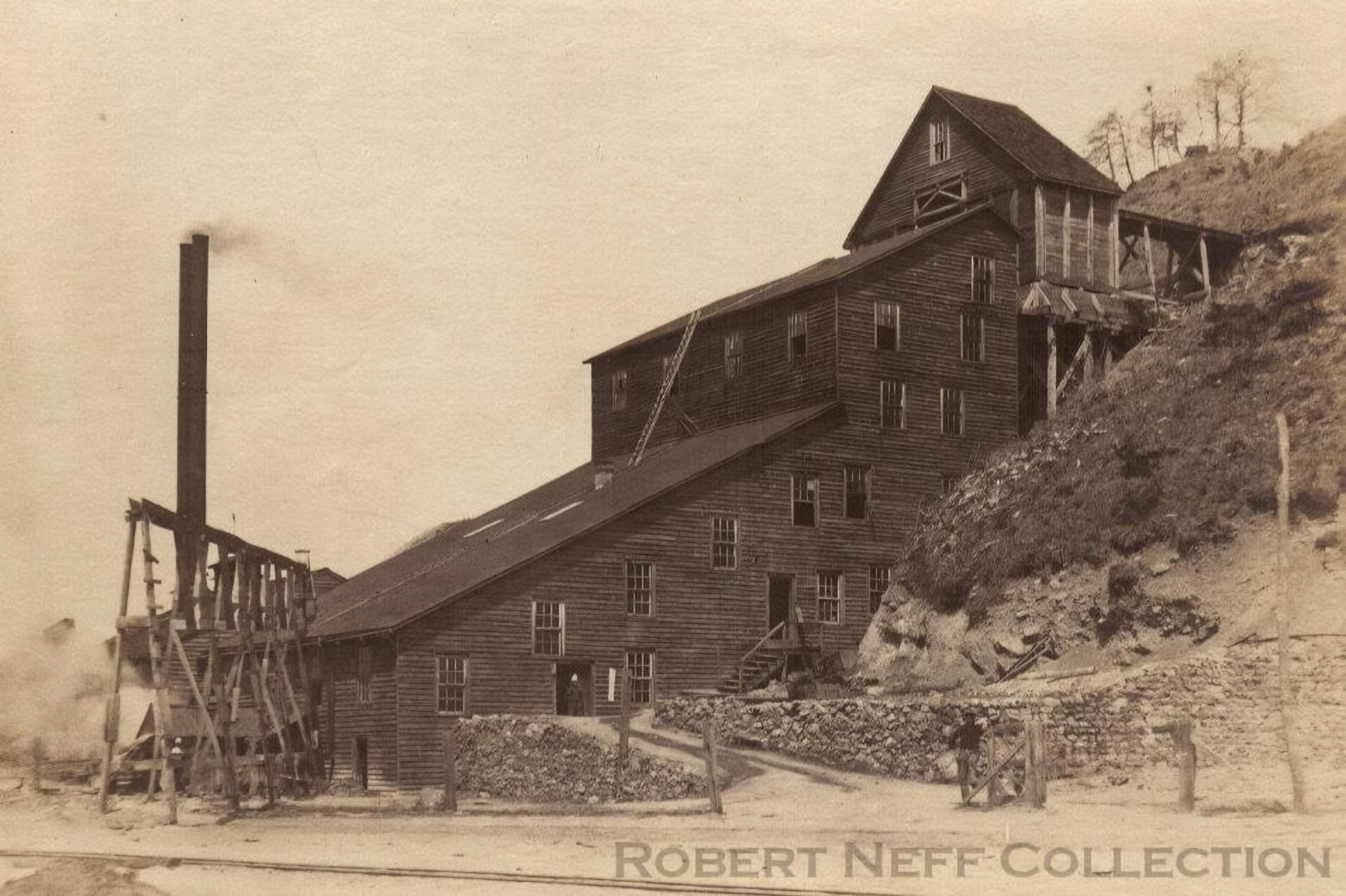 Life at American gold mines in northern Korea [2]: Pulling teeth
