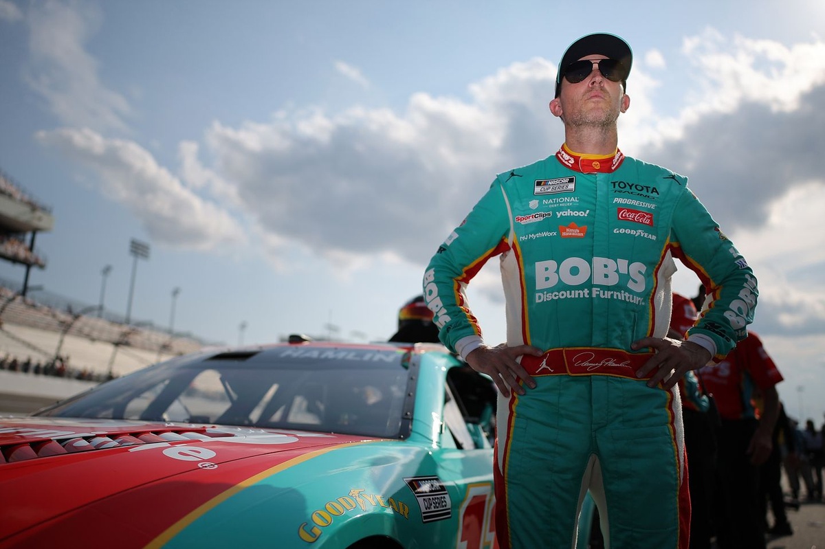 Richmond Raceway honors Denny Hamlin and family with touching tribute