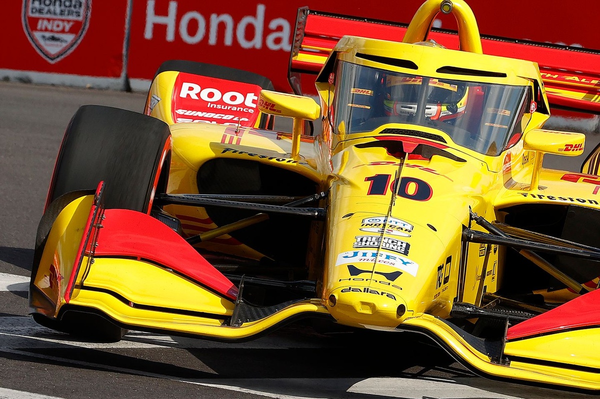 Alex Palou crashes in Markham qualifying after rare IndyCar mistake