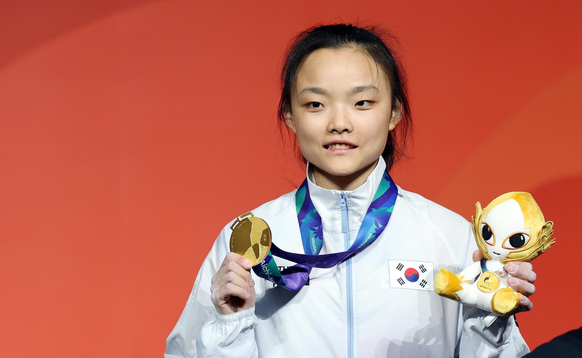 Seo Chae-hyun wins gold; Lee Do-hyun takes bronze in sport climbing