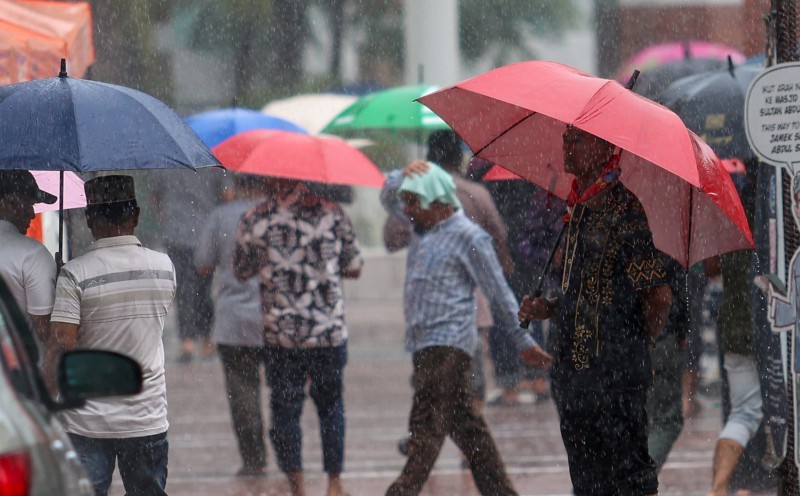 Thunderstorms, heavy rain expected in parts of Peninsula, Sarawak