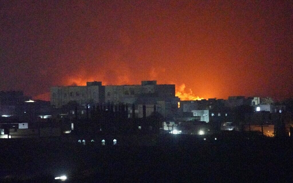 ‘Everyone lives in fear’: Yemenis dread renewed war as Houthis launch attacks