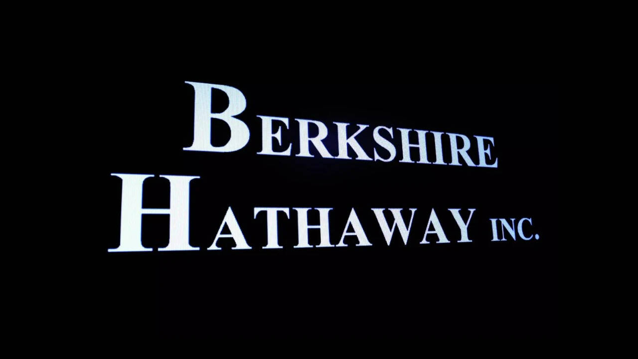 Berkshire Hathaway reshuffles portfolio, raises Alphabet and homebuilder stakes