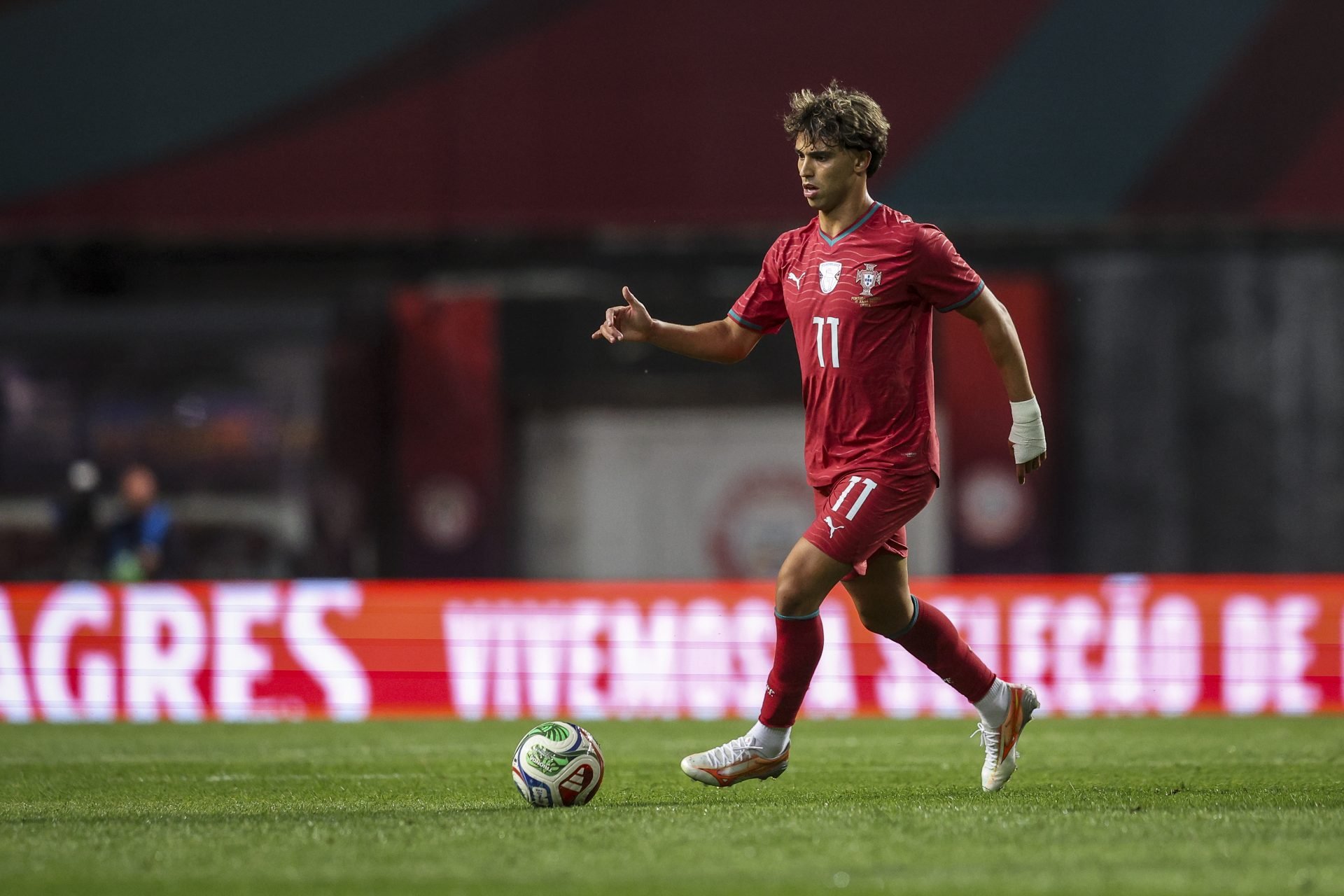 Portuguese star looking for a Barcelona move has a special clause that may hinder his exit