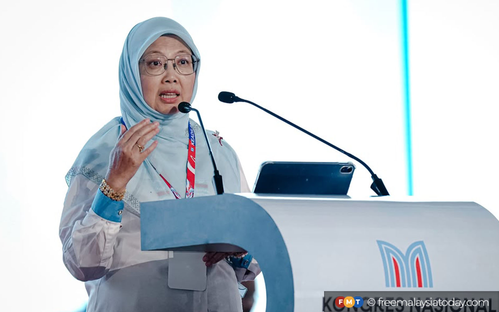 PKR perlu bina generasi pemimpin baharu selepas Anwar, kata Zaliha