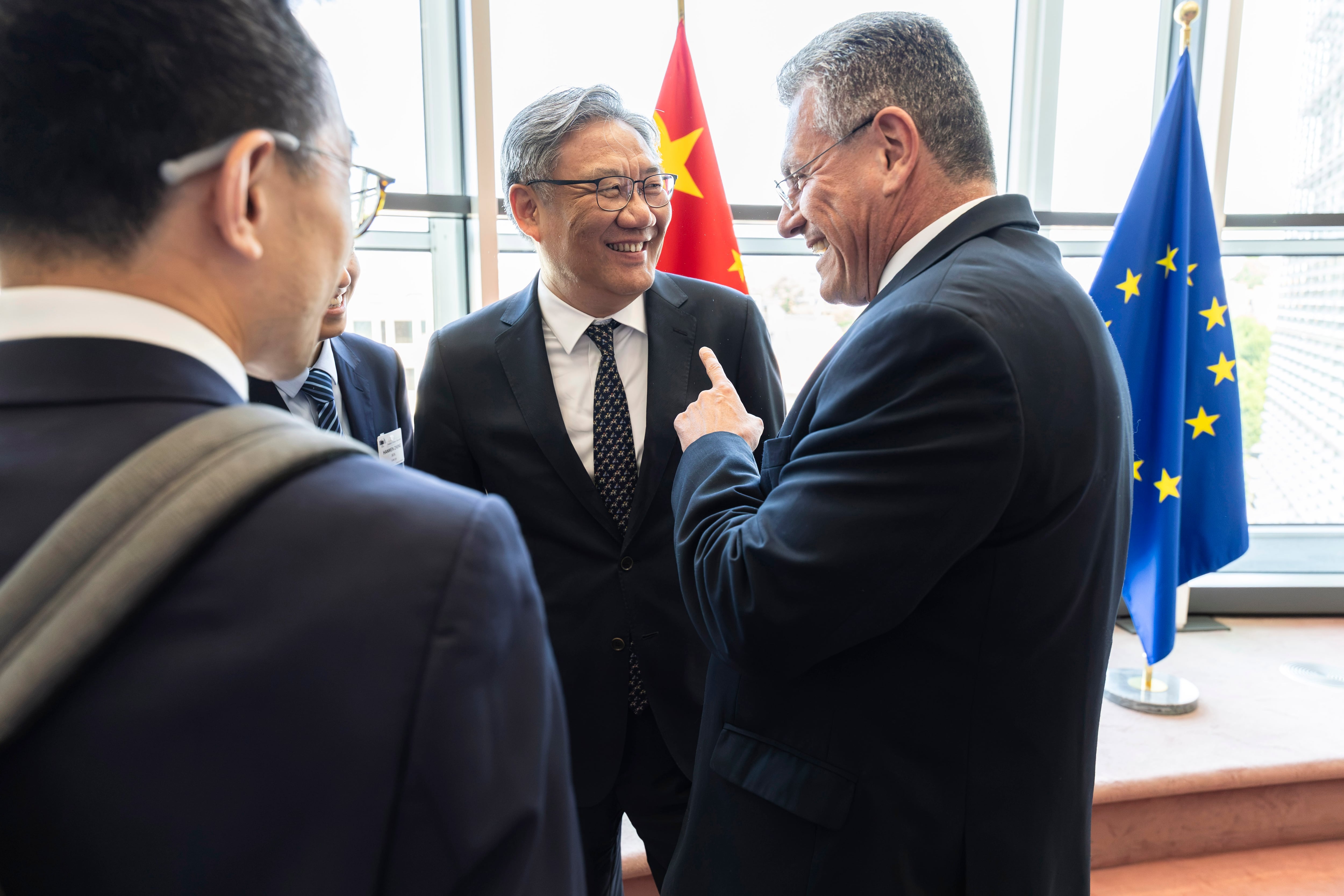 Bruselas se pertrecha ante una posible batalla comercial con China