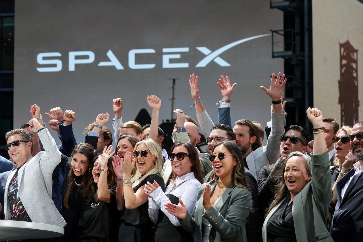 Can SpaceX Leap to the AI Frontier?