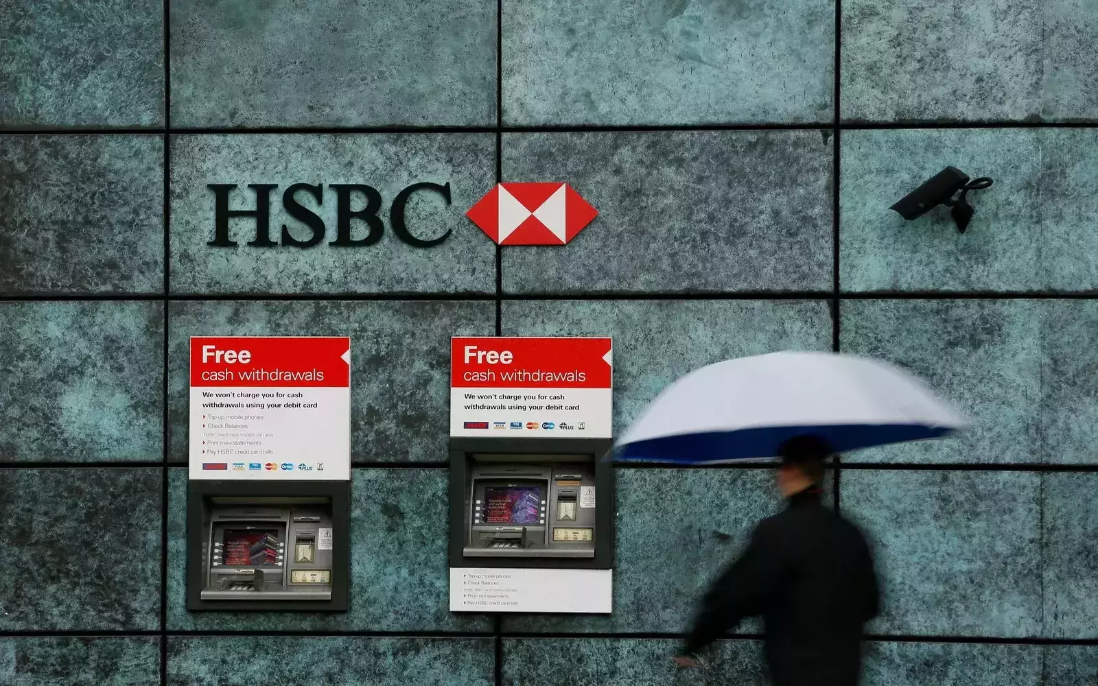 HSBC resumes buyback after big profit jump in first half