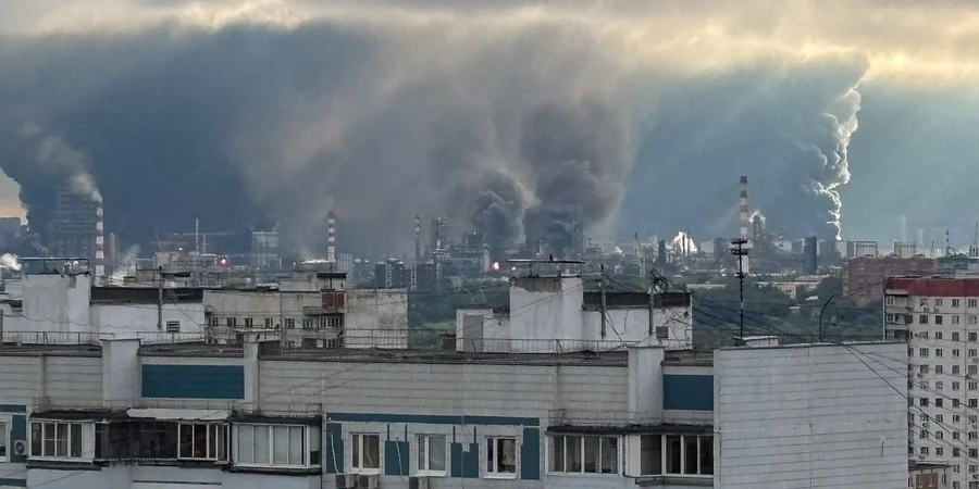 Ukrainian strikes drive Russian oil refining to lowest level since 2002