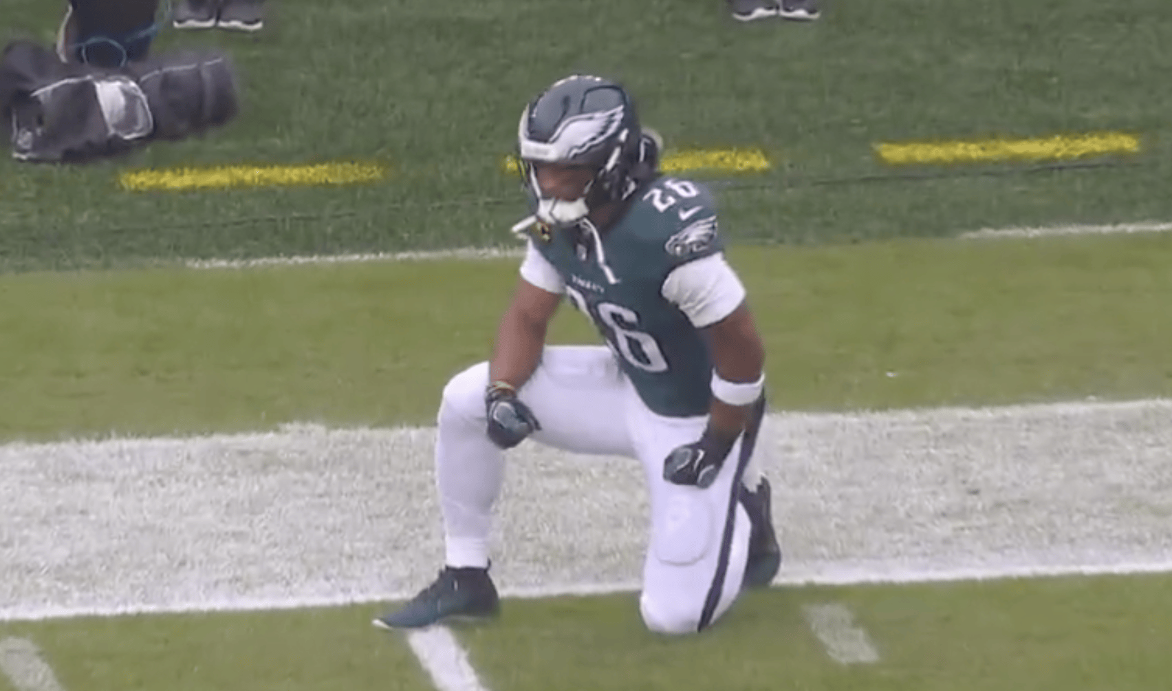 Saquon Barkley injury: Eagles star hurt vs. Rams