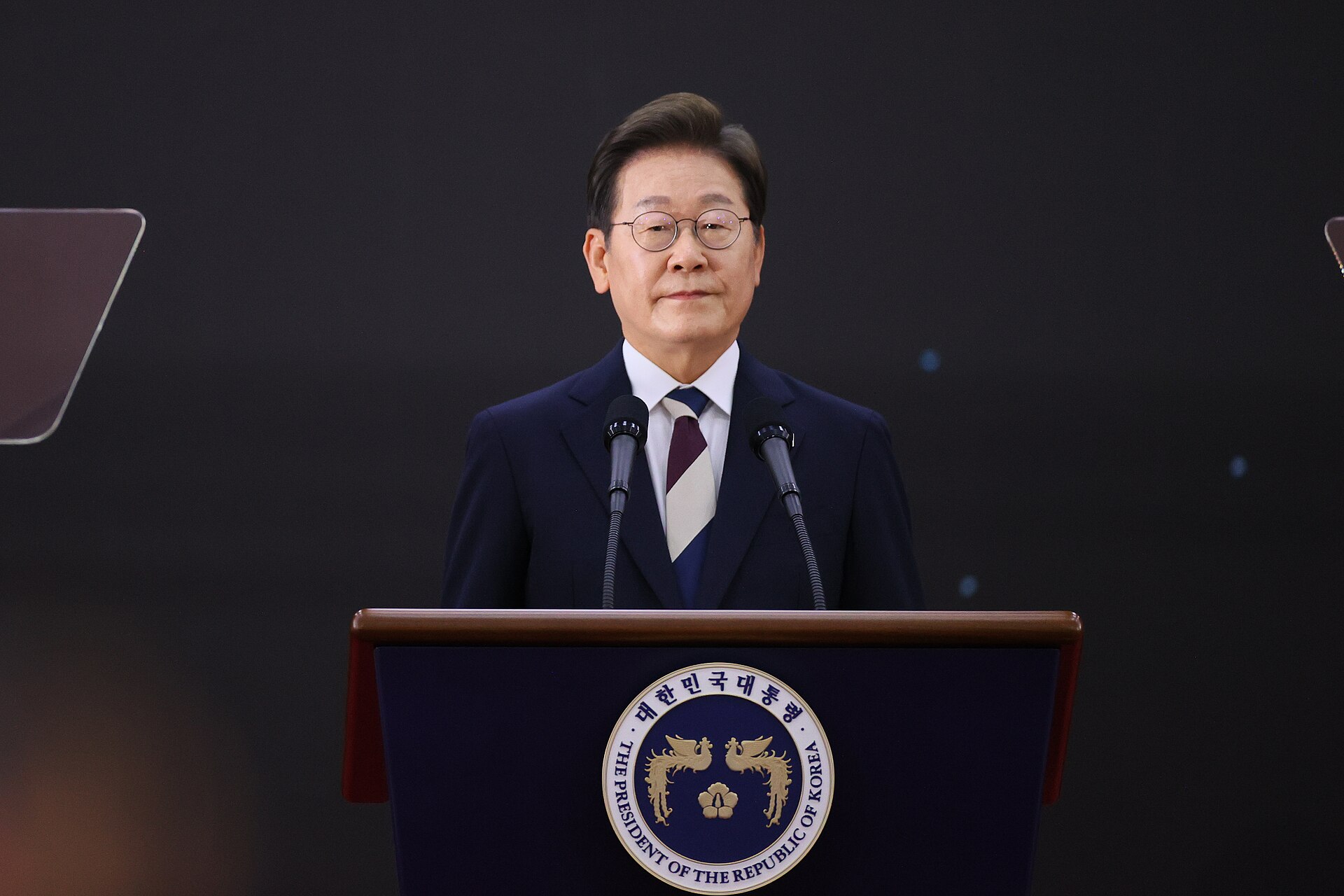 South Korean president proposes talks to officially end war with North Korea