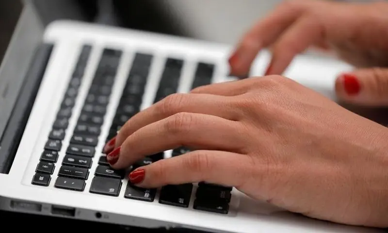 One in 5 Pakistani employees make IT mistakes due to lack of cybersecurity knowledge: survey