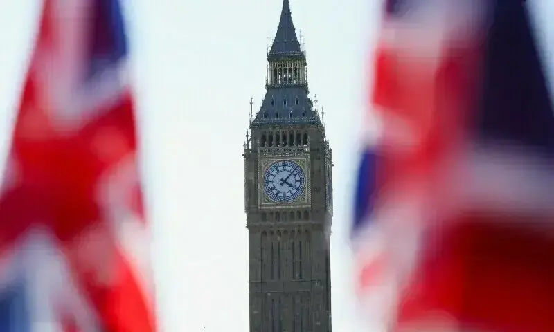 UK assures Pakistan of swift action on students’ visa delays