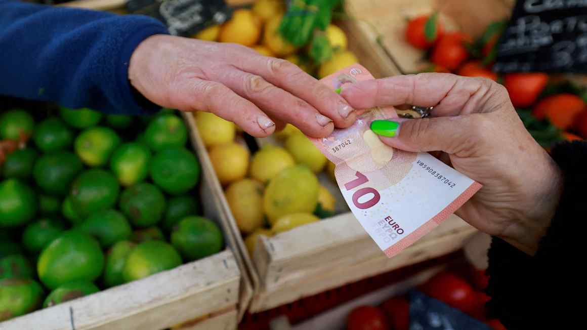 Euro tumbles to 17-month low against dollar