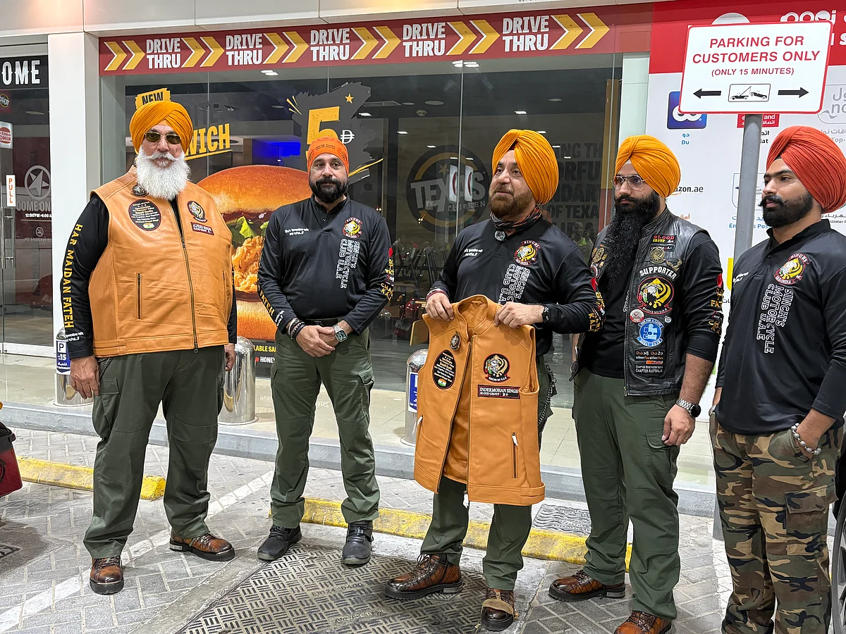 Indian and Pakistani riders share one road in UAE, take a joint Independence Day ride
