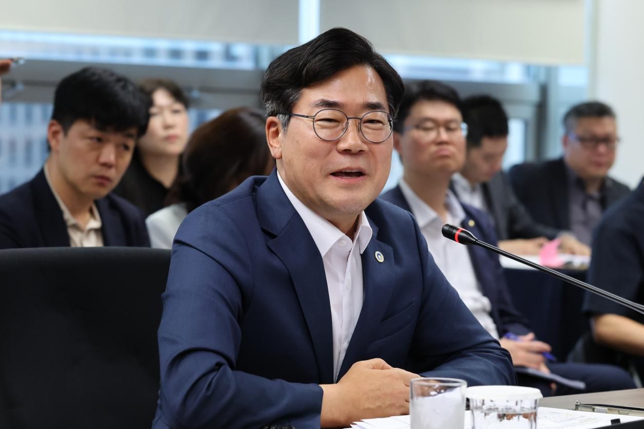 Park Chan-dae elected head of Governors Association of Korea