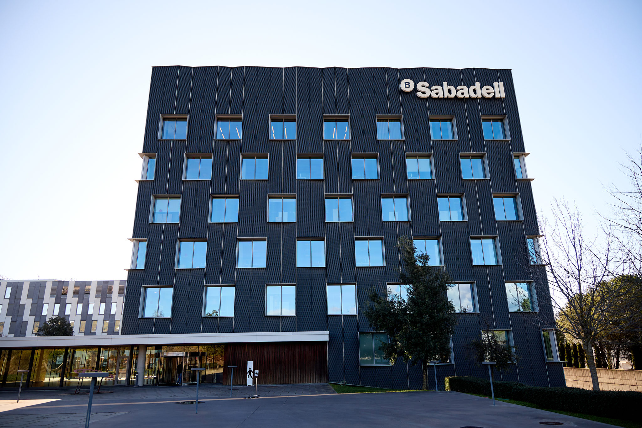 Sabadell retoma el plan de desinversiones con Sogeviso