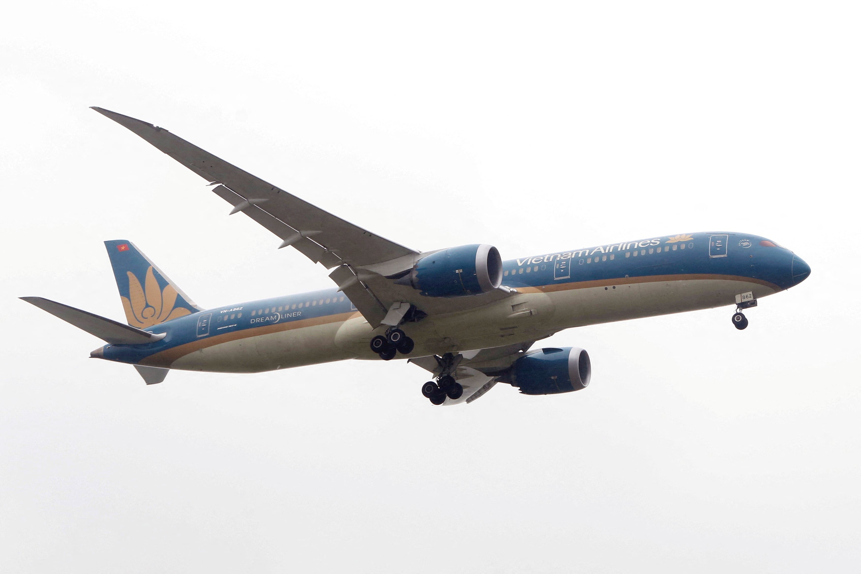 Vietnam Airlines flight in two-hour drama amid botched take-off
