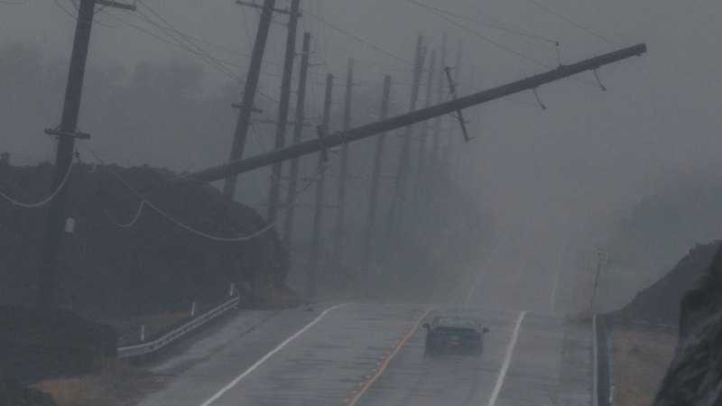 Hawaii escapes the worst of Hurricane Lala but flood risks remain