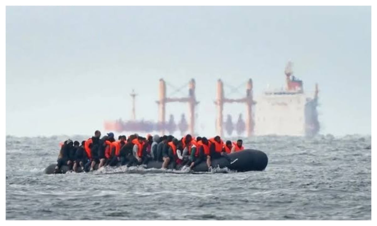 Two migrants die attempting Channel crossing to Britain