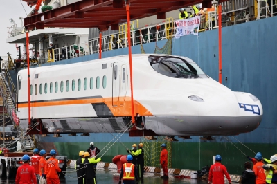 New shinkansen model delivered to Taiwan
