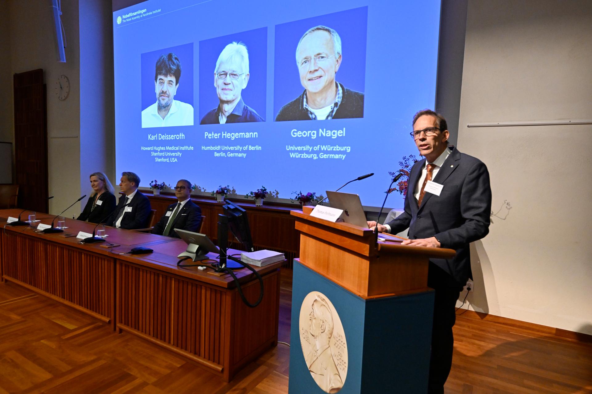 German, US scientists win Nobel medicine prize for work on optogenetics