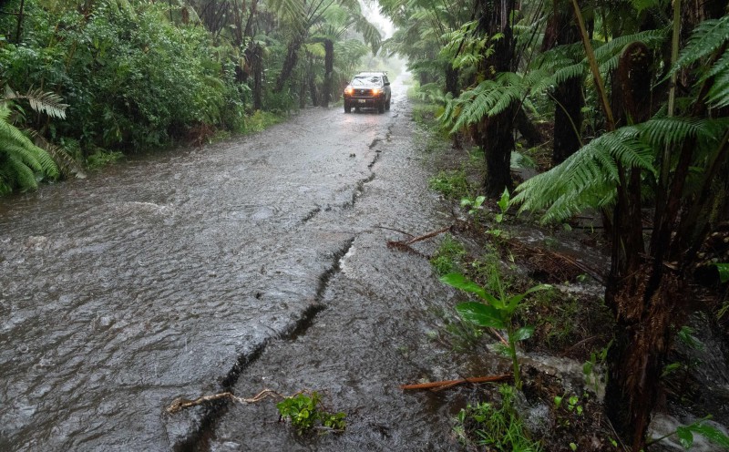 Hurricane Lala dumps heavy rain on Hawaii