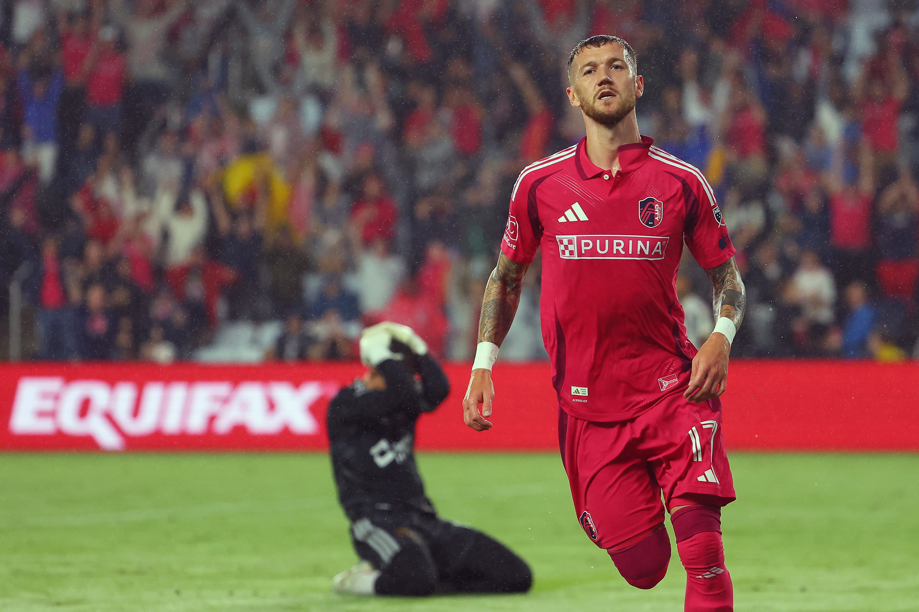 This signing fits perfectly! Can he lead his club to glory after 7 years?