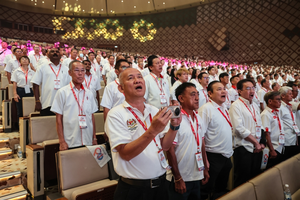 At DAP congress, most delegates back staying in Anwar govt, urge faster reforms
