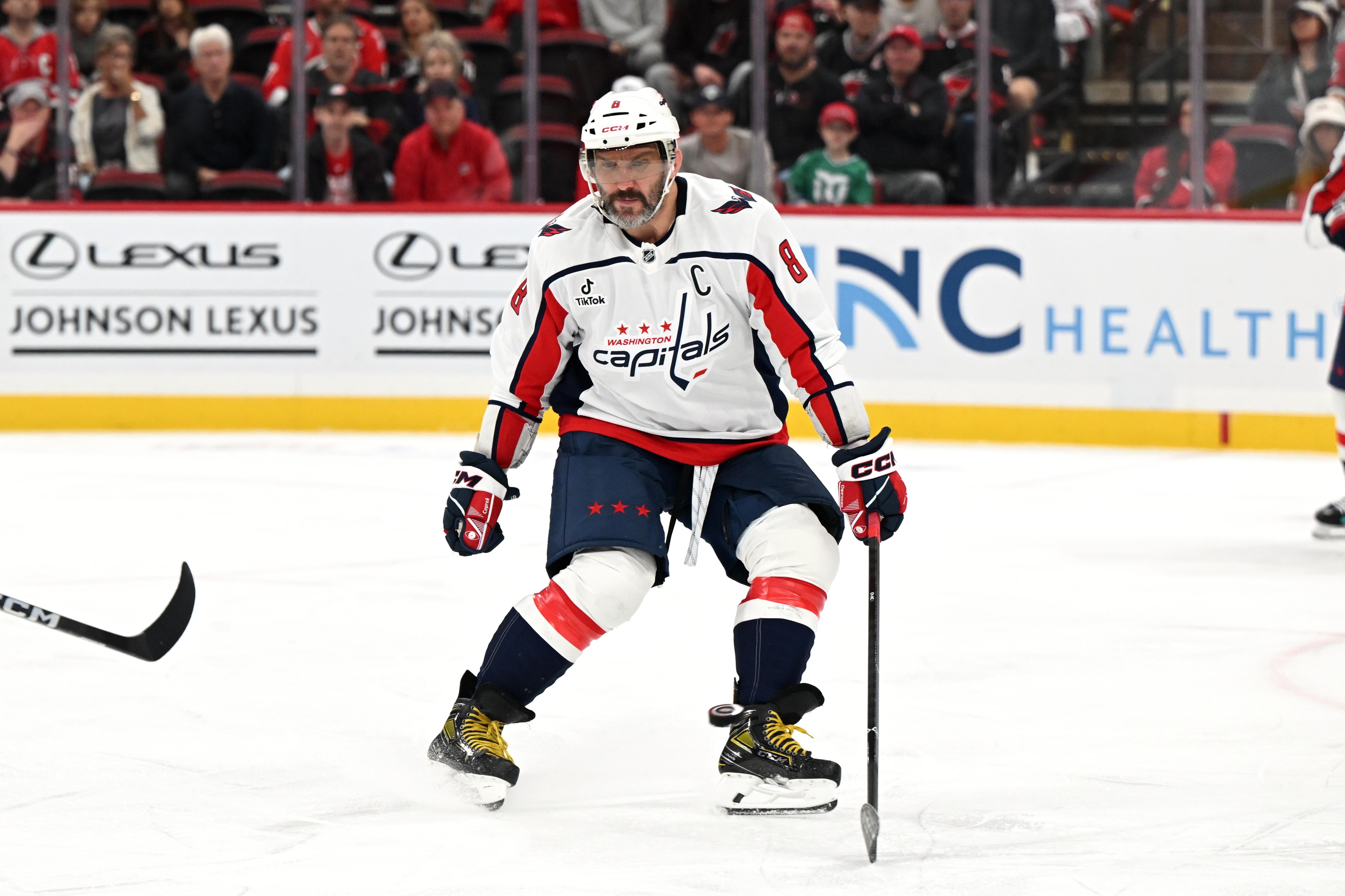 Alex Ovechkin announces retirement to Capitals teammates to start 22nd season
