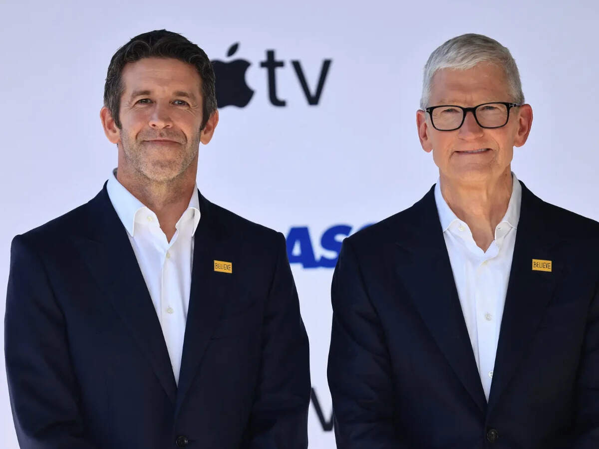 Apple’s new CEO taps retired hardware executive for management team