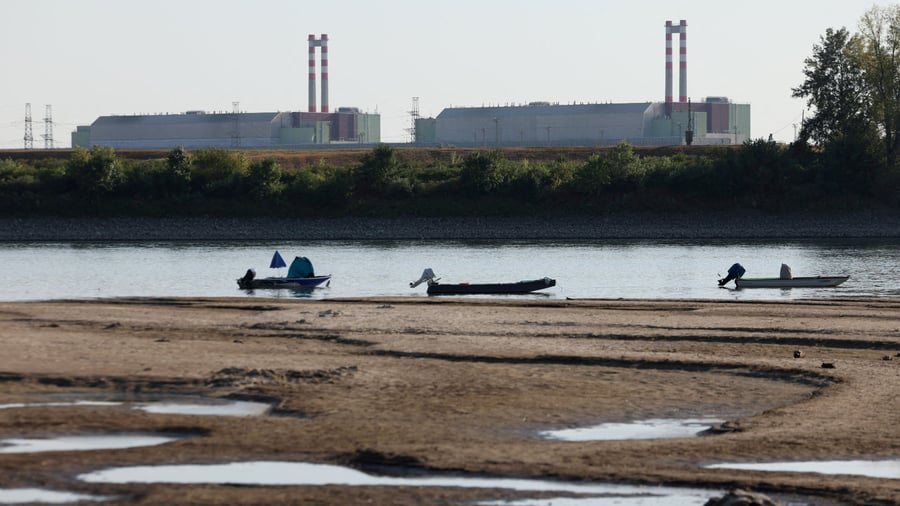 Heatwave: Hungary's Paks nuclear power plant narrowly avoids shutdown in heatwave