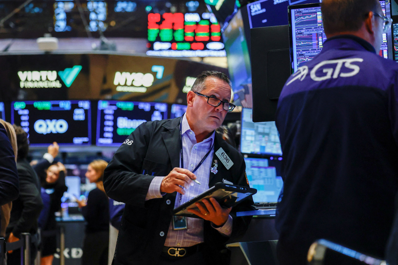 U.S. Stocks Rise as AI Bets Offset Bond Yield Fears