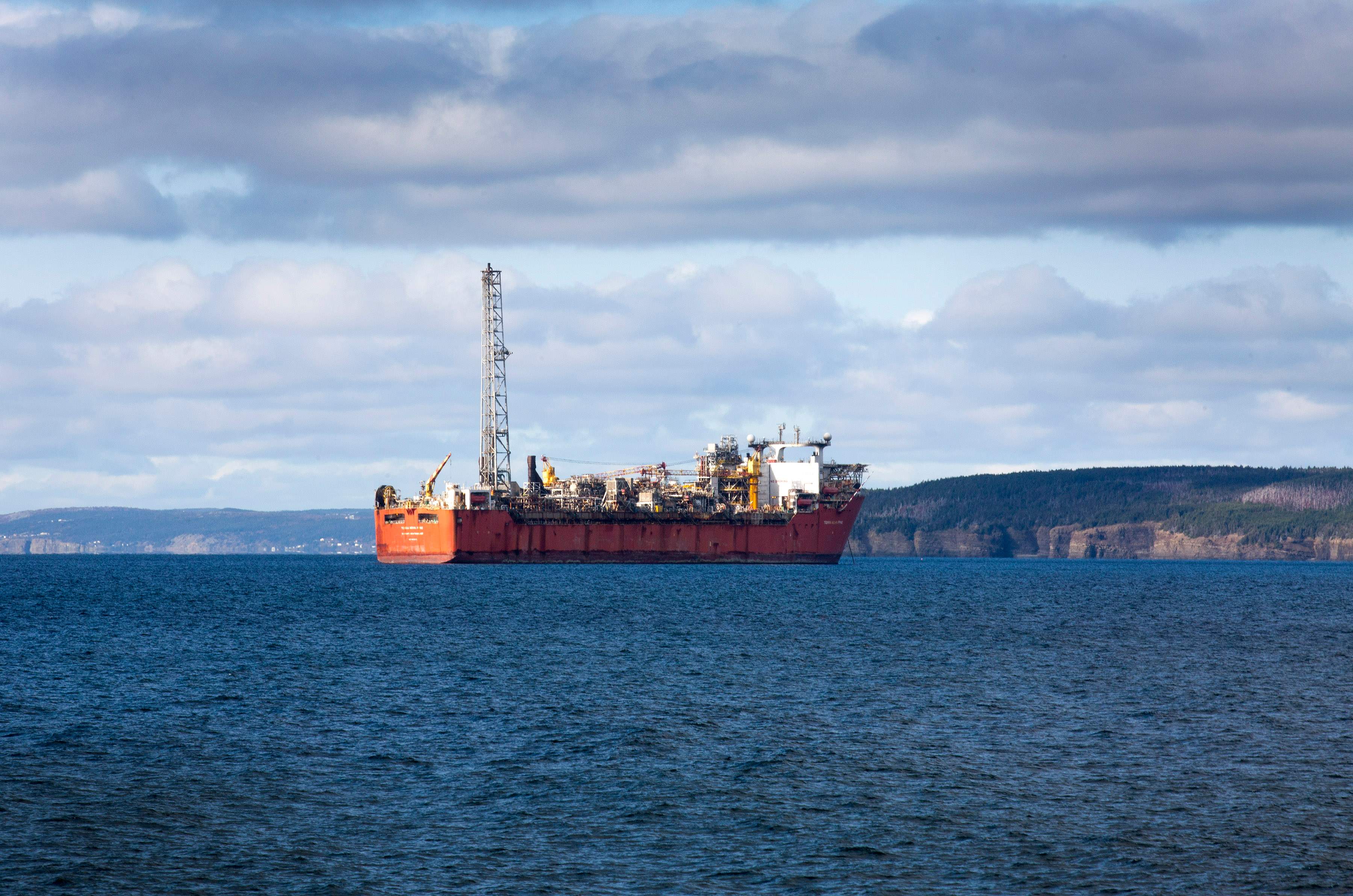 Suncor sells of N.L. offshore assets, other oilsands giant bulks up Alberta holdings