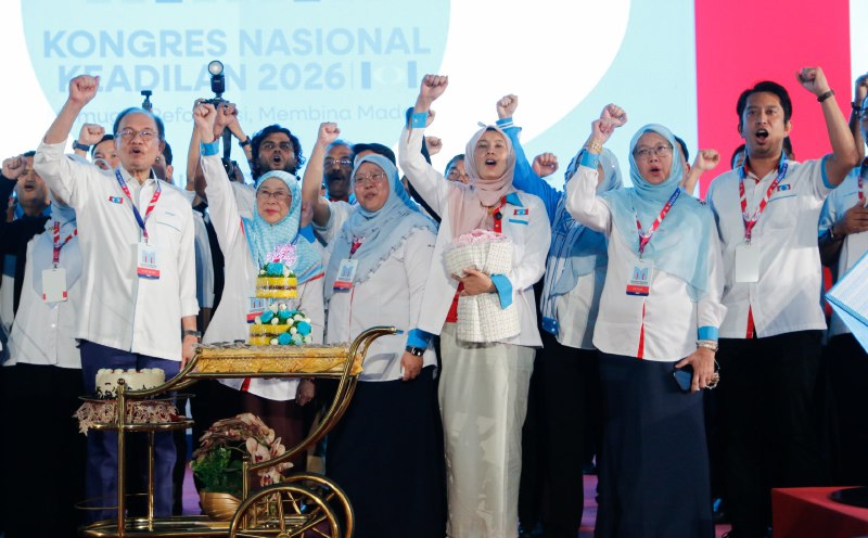 Anwar's 79th birthday celebrated as PKR National Congress concludes in Ayer Keroh