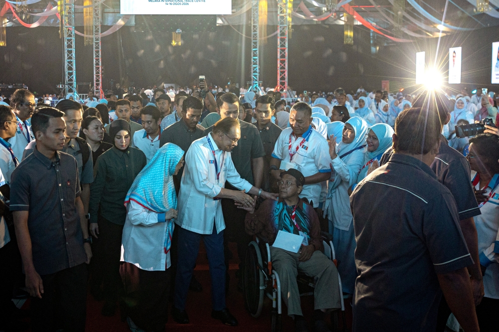 Anwar says any decision on Umno must prioritise people’s welfare, ‘not anger’