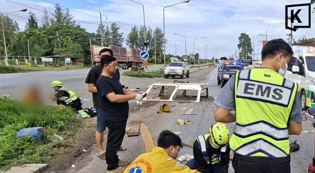 Two monks injured as pickup crashes into their truck at U-turn