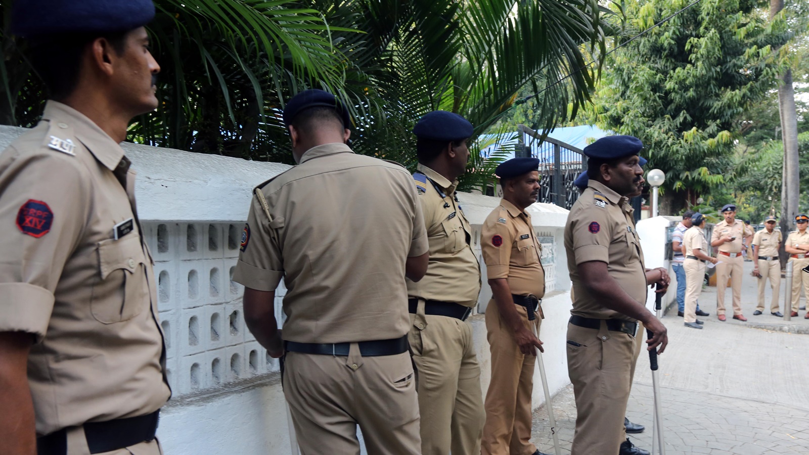 Sailor, wife, two children found dead in Mumbai, cops suspect suicide
