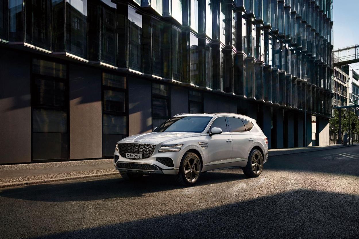 2026 Genesis GV80 Hybrid pairs twin-turbo V6 with EV-style torque