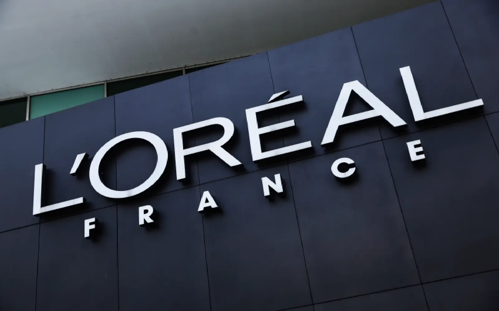 L’Oreal explores options for chemical-related liabilities