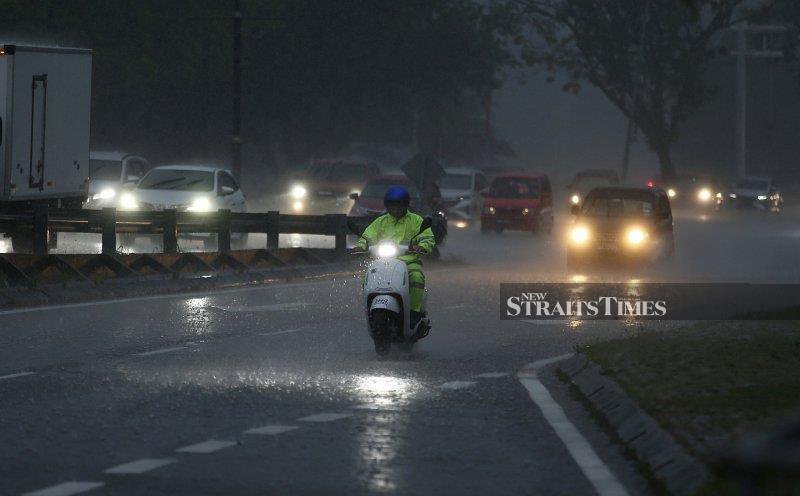 Weather warning: Thunderstorms, heavy rain expected until 6pm