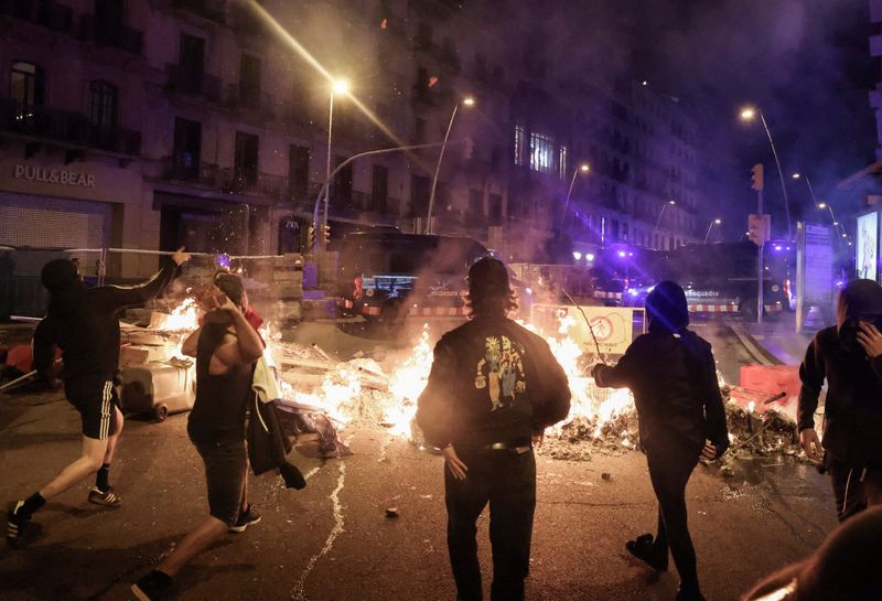 Analysis-Spain’s housing crisis bursts into the spotlight at snap election