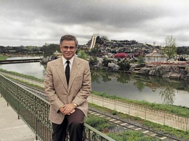 Jim Bakker, who built ‘PTL Club’ televangelism empire, has died at 86