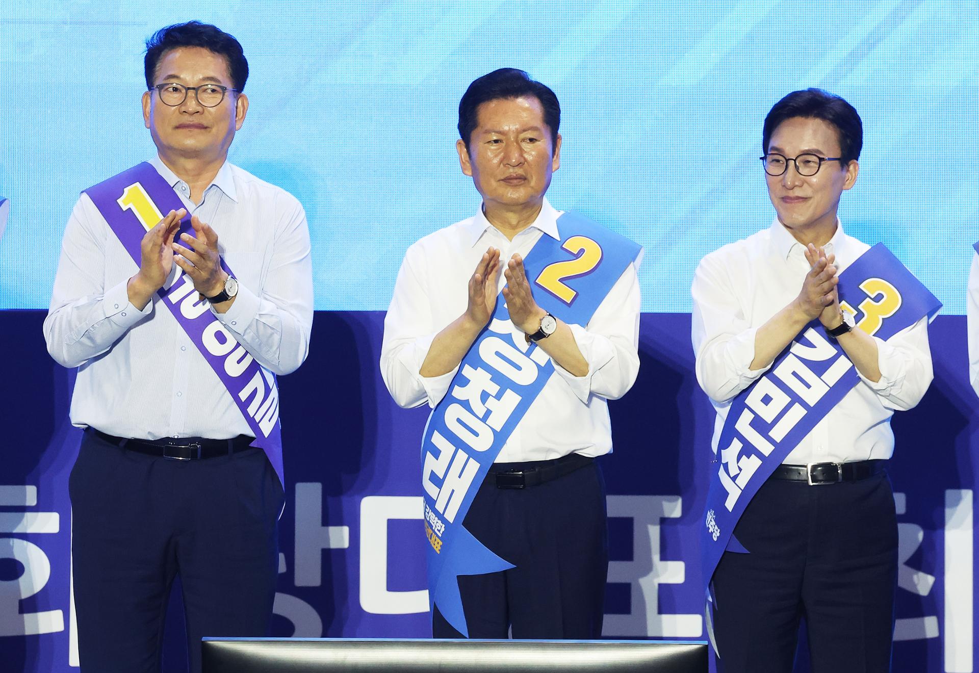 Ex-PM leads in DPK leadership race amid falling approval rating for president