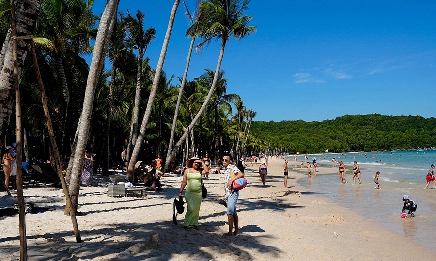 Vietnam's largest island Phu Quoc launches English training for locals ahead of APEC 2027