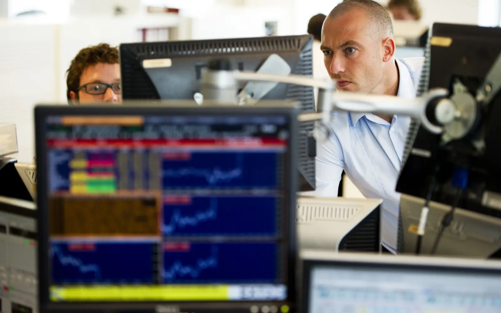 Global stocks rise despite Iran tensions, oil up, yen eases