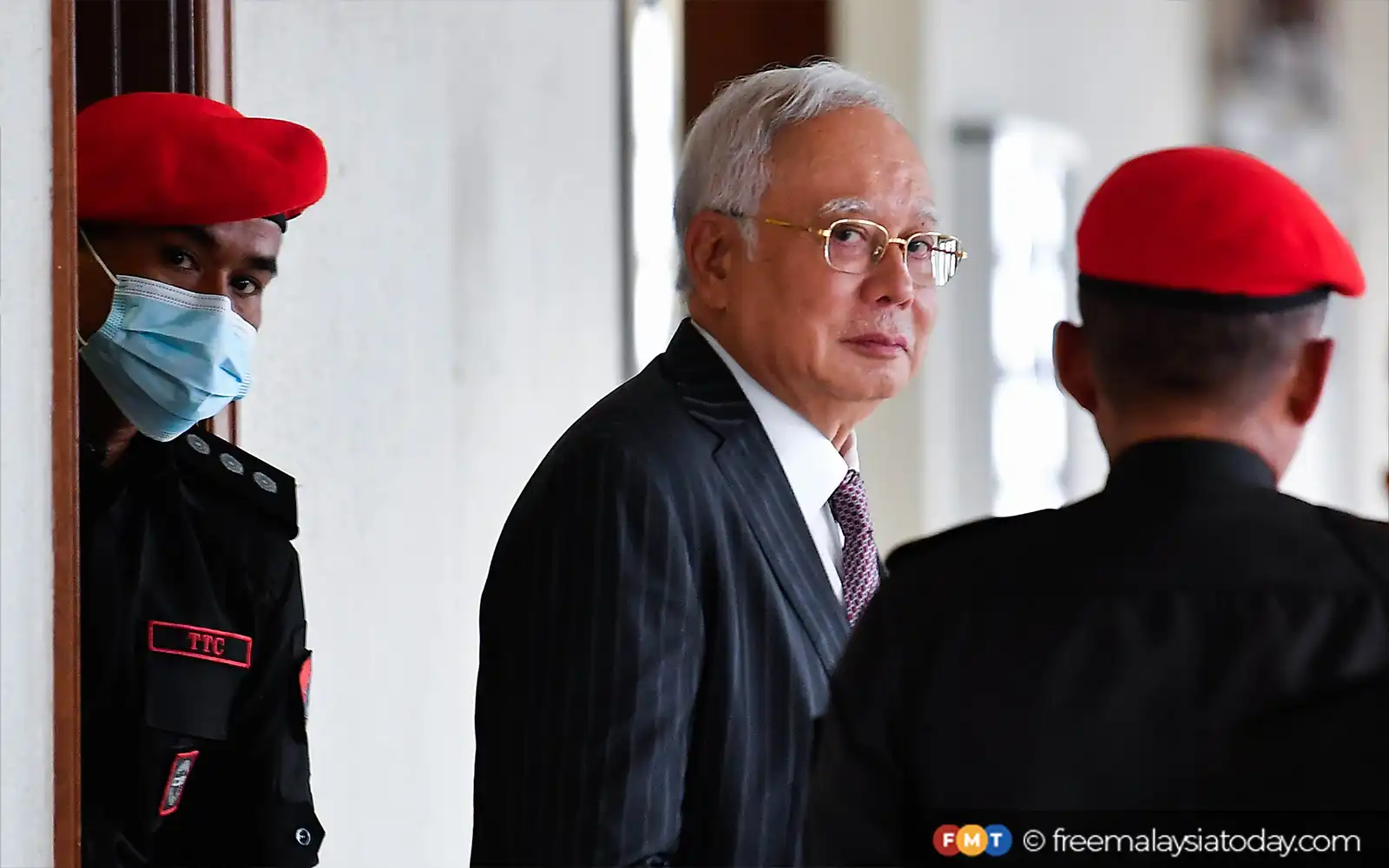 Najib challenges 1MDB fraud investigator over US$620mil fund movement